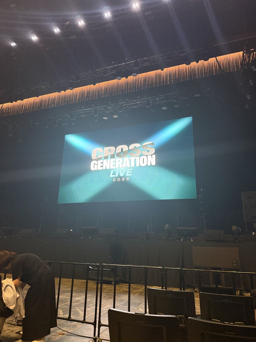 H7QDrNELw23sRYq's tweet image. スンチョルさんのソロで帰ったcaratです…笑
新幹線の終電が間に合わず15分間だけでしたが楽しめました！！！
周りの方が本当に優しくて楽しかったです♪
また大阪で会いましょう！
明日行かれる方楽しんでね！
#c×m #mingyu #s.coups