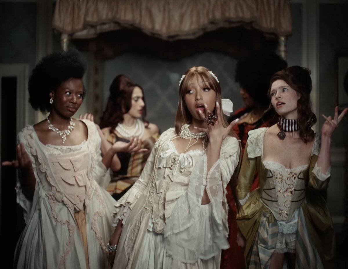 Pop Crave tweet media