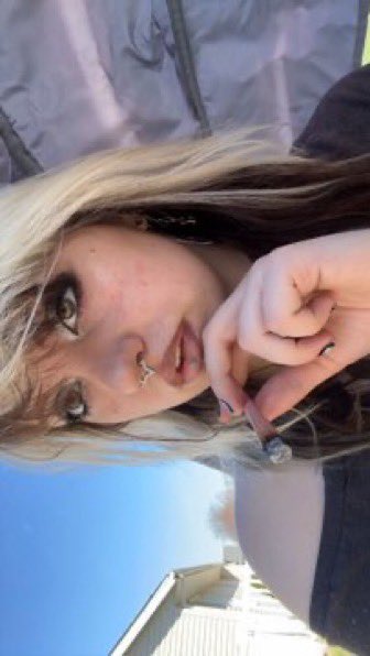 wake and bake 💨 tweet media