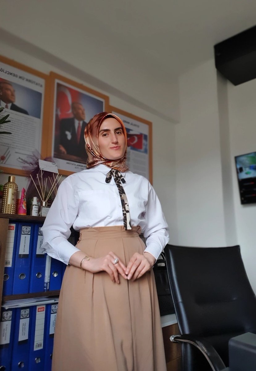 aaycandy's tweet photo. "Bütün çocuklar
Yokluk bilmesinler
Et, şeker, süt bulsunlar
Giyimli, tok ve rahat
Gitsinler okullara
Sınıflarını geçsinler.
Büyükler biraz daha yorulsun
Onlar da büyüsünler
Onlar da mesut olsunlar
Çocukları düşünsünler
Çocuklar iyi gün görsünler."
#ÇocuklarÖlmesinler
#23Nisan https://t.co/9ApaqyKouk