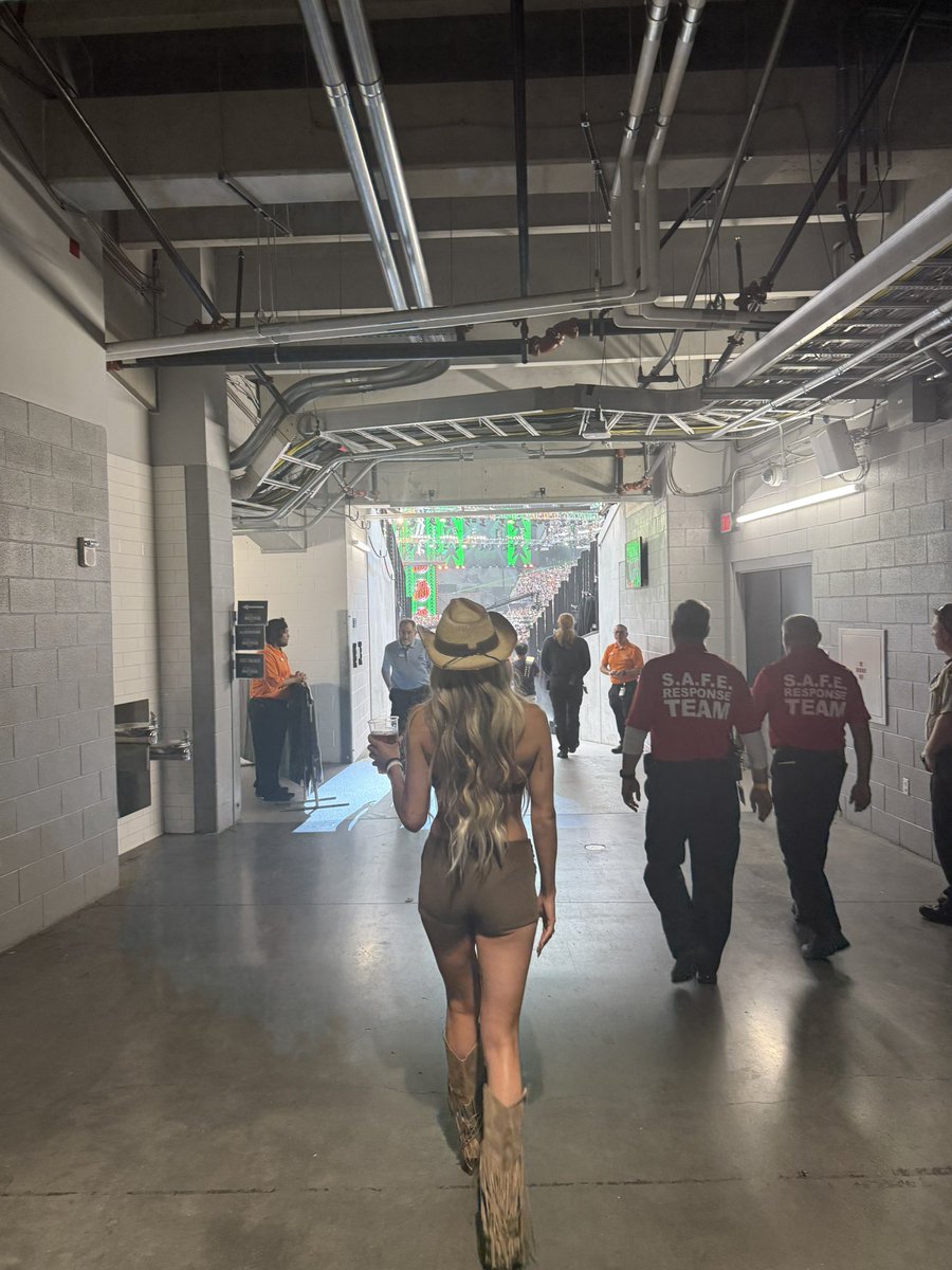 IZZI DAME tweet media