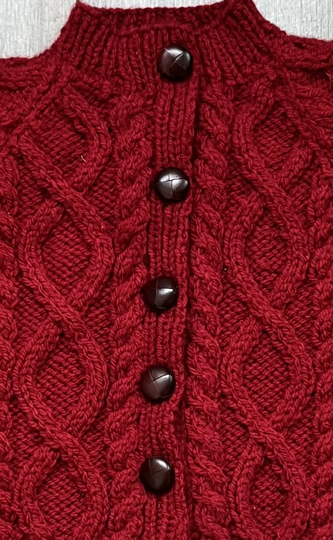 ScotKnitter's tweet image. folksy.com/items/8637914
Hand knitted in a blend of wool with acrylic yarn-faux leather buttons to fasten- fits age 2-3 years
#MHHSBD #firsttmaster #Craftbizparty