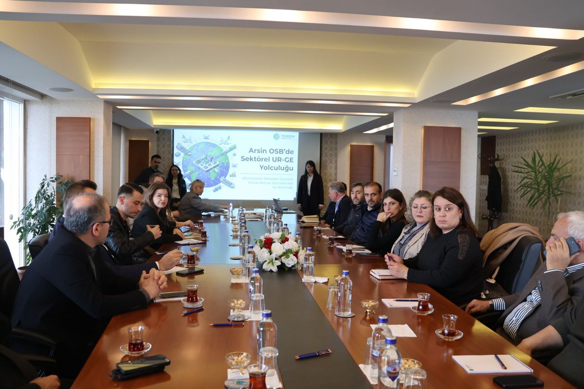 trabzonarsinosb's tweet photo. 📌Organize Sanayi Bölgemizde gıda ve yapı  - inşaat sektörlerine yönelik UR-GE Projesi bilgilendirme toplantısı gerçekleştirildi.

Haberin devamı için tıklayınız 👉 https://t.co/6mgmjVfS6R https://t.co/NI8aUncbMv