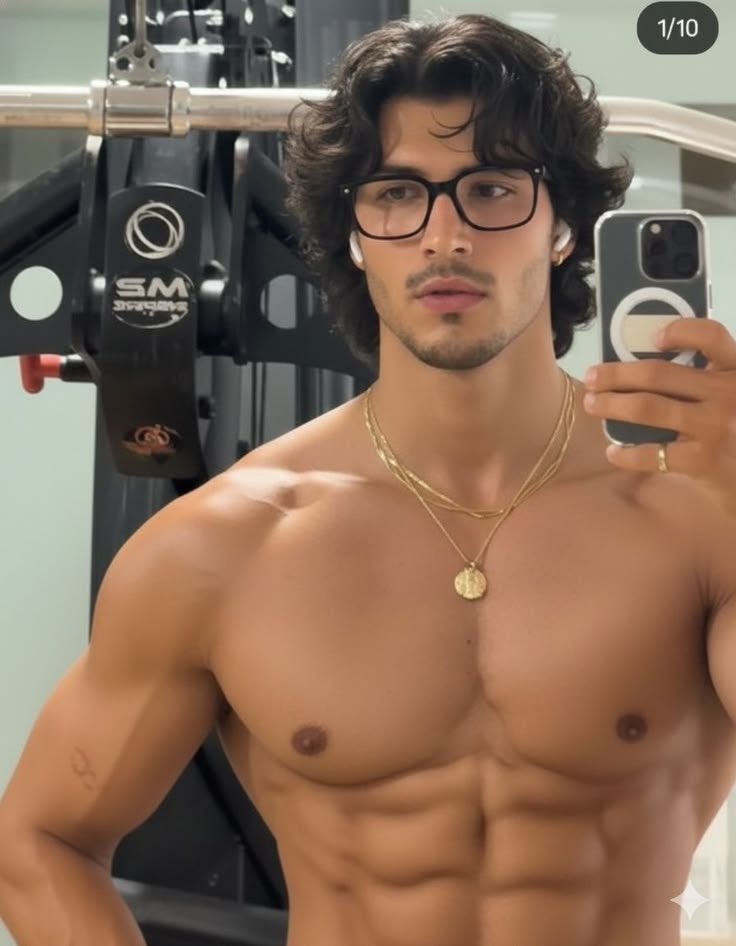 TheBetterPath_'s tweet photo. 7 ways to be attractive as a man:

1. Get a fresh haircut every 2-3 weeks. https://t.co/7AtClk5aFb