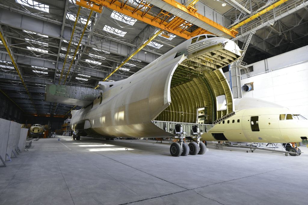 midwestatc's tweet photo. Second unfinished airframe of the Antonov An-225. 🆒 https://t.co/PZ8N4prElj