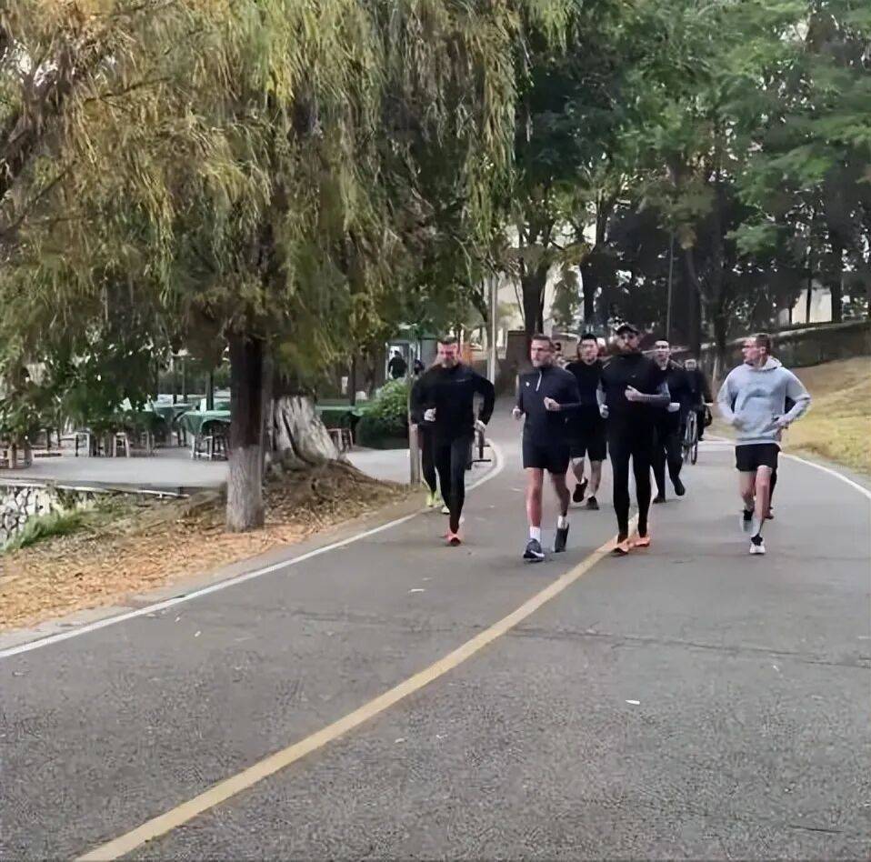 rghizlane88 tweet media