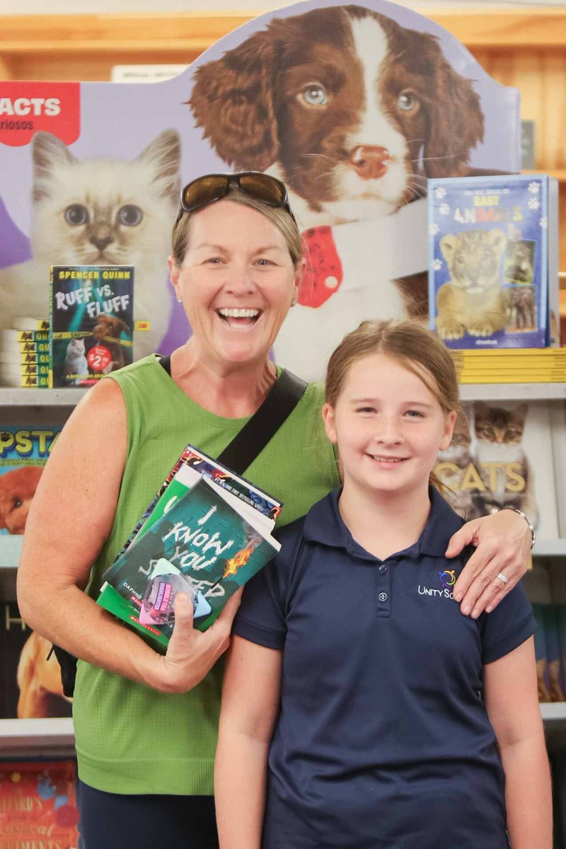 UnityDelray's tweet image. 📚💛 All week, our Book Fair brought everyone together around a shared love of books. Between turning pages and shared moments, our community grew even closer. 💛🐎
#UnitySchoolFL #BookFair #ReadingMatters #CommUNITY