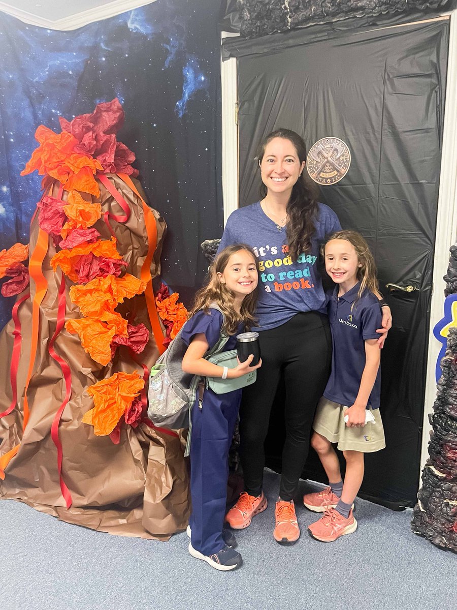 UnityDelray's tweet image. 📚💛 All week, our Book Fair brought everyone together around a shared love of books. Between turning pages and shared moments, our community grew even closer. 💛🐎
#UnitySchoolFL #BookFair #ReadingMatters #CommUNITY