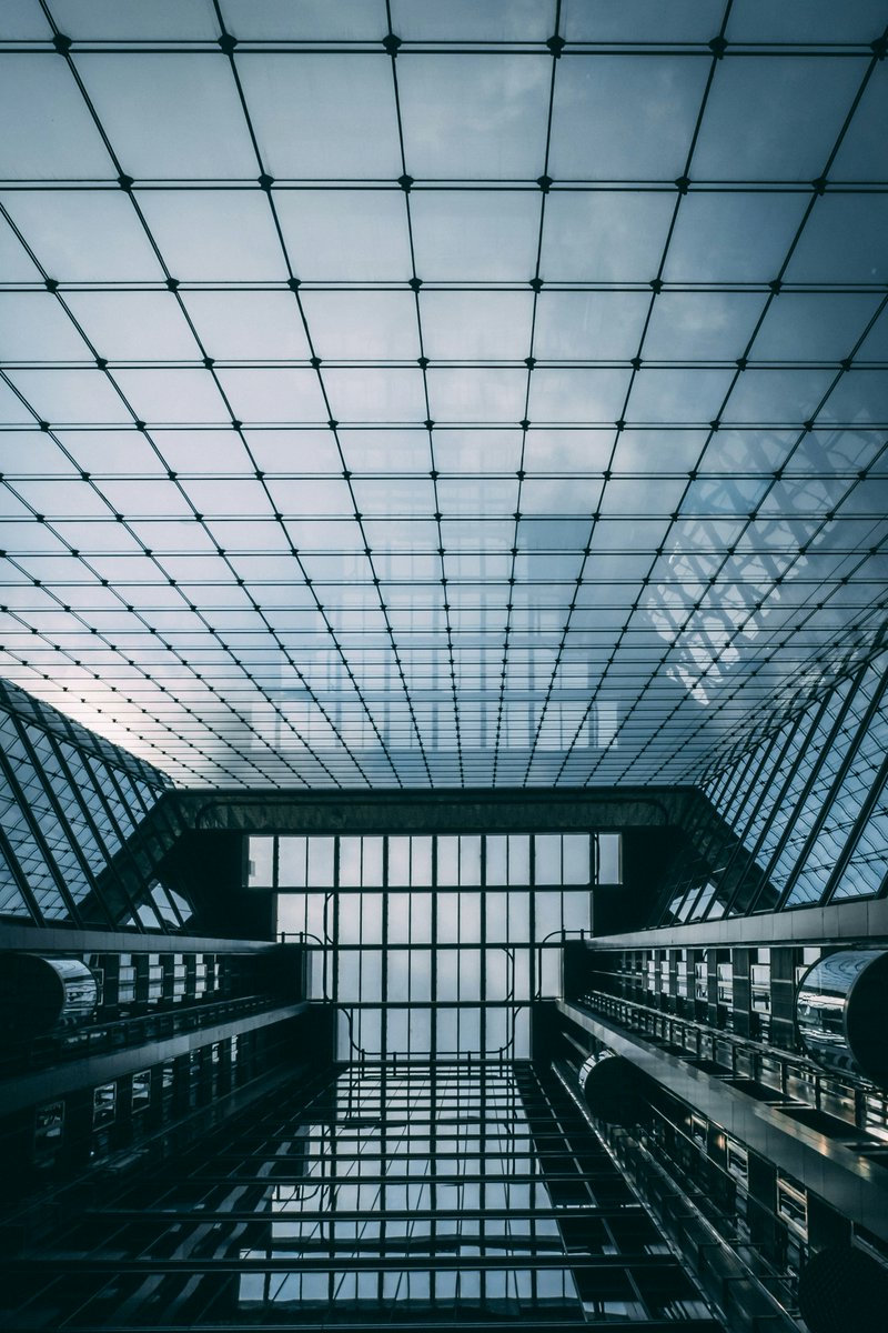 mathgraou's tweet photo. Black metal framed glass building

Based on "Black metal framed glass building". Photo by Nii SHU

Photo: Nii SHU https://t.co/XcY1smMxy8 https://t.co/e42cMWlehP