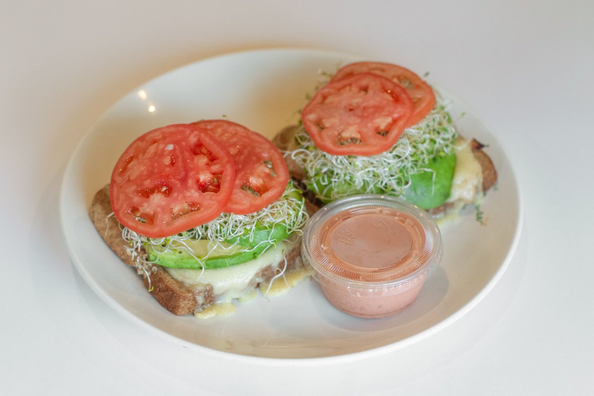 frenchhousecafe's tweet image. Craving something fresh and delicious? Join the crowd in loving our California! Stacked high with turkey, Swiss, avocado, and alfalfa sprouts on wheat bread. A side of special sauce for that extra yum! 🥑🍞😋 #TheFrenchHouseCafe #FanFavorite #CaliforniaLove
