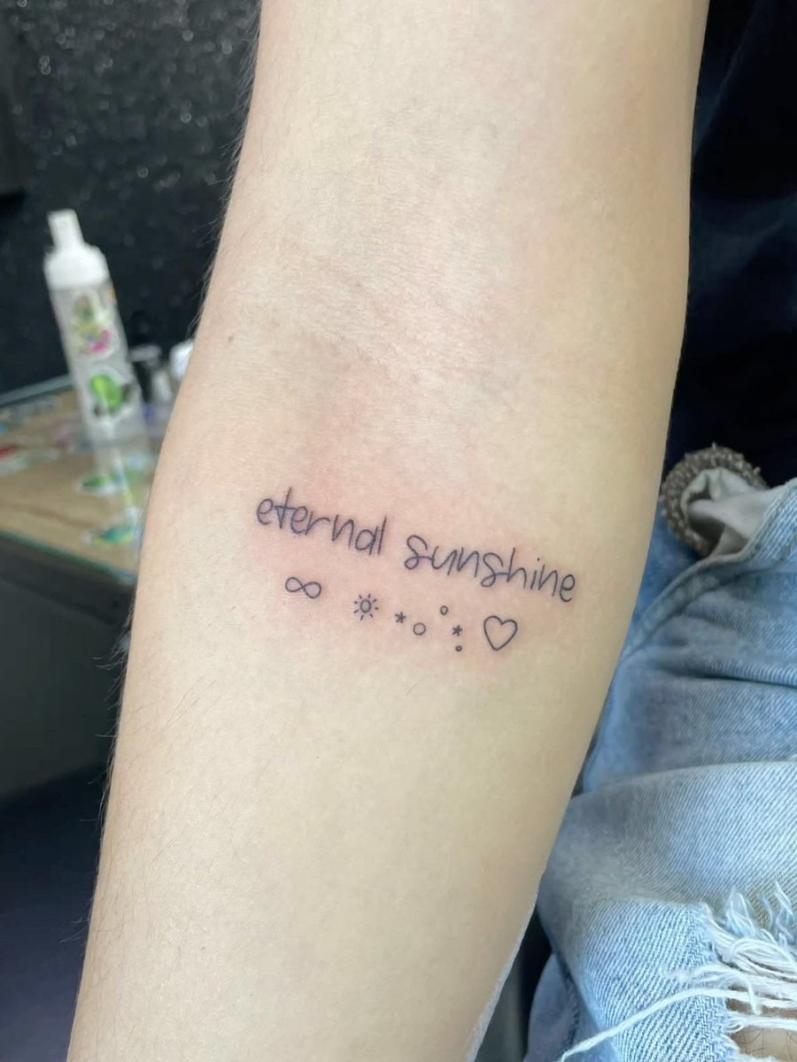 thearianaarmy tweet media