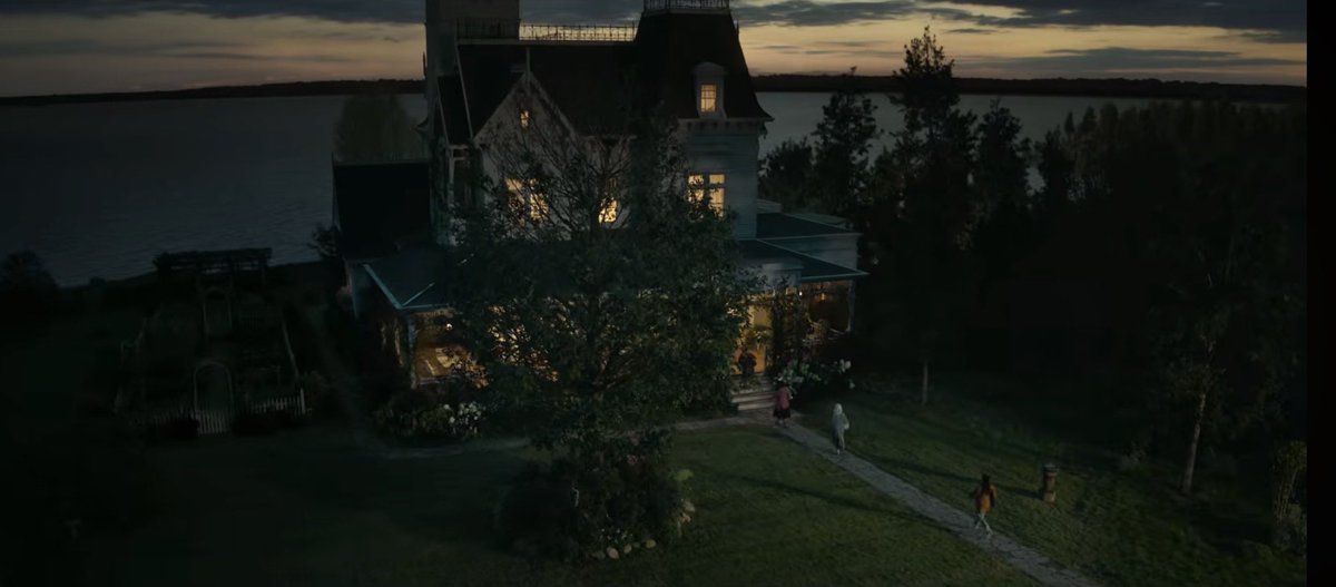 DiscussingFilm's tweet photo. First look at ‘PRACTICAL MAGIC 2’, starring Nicole Kidman and Sandra Bullock.

In theaters on September 11. https://t.co/UcNkasX8Or