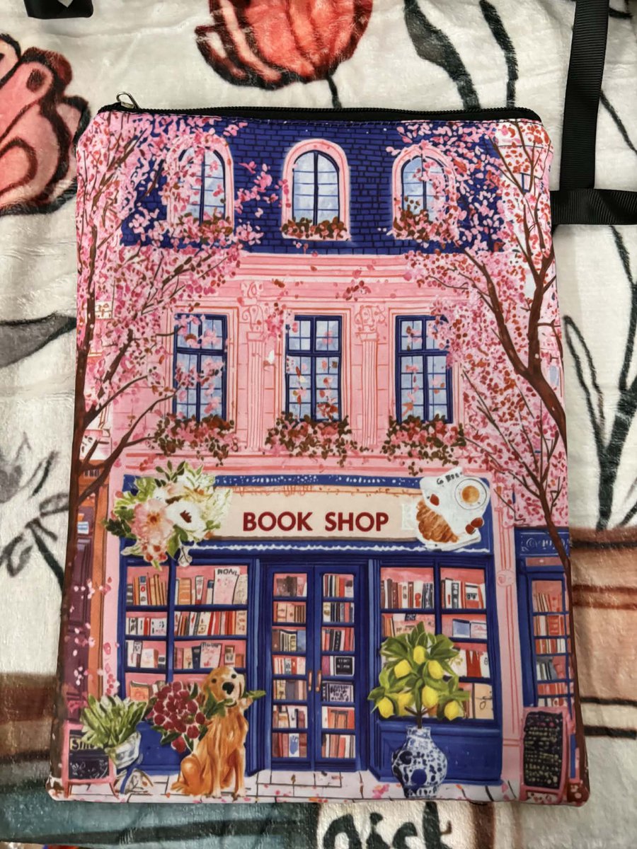 greencatbooks's tweet image. Check out our range of book sleeves! 
#reading #readerscommunity #read #readreadread