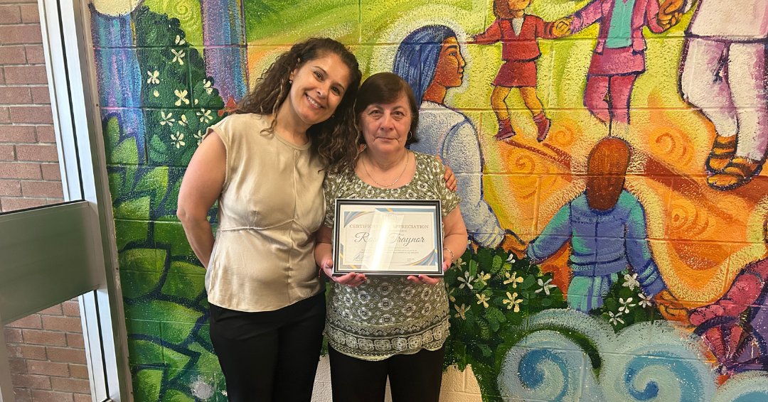 AFLToronto's tweet photo. Kicking off National Volunteer Week with a visit to St. Alphonsus to thank the amazing SNP coordinator Rosa Traynor for her incredible dedication to student nutrition and the students at St. Alphonsus. Thank you for being an #angelamongus in #tcdsb schools 😇 https://t.co/k3ocgEvmrV