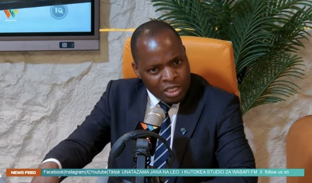 Sisimizi3's tweet photo. The Government’s Spokesperson, Mr. Gerson Msigwa, said that Tanzania initially applied on its own to host AFCON #PamojaBid , but out of goodwill and compassion, the country decided to extend the opportunity to Kenya and Uganda.
#WasafiTV https://t.co/OMiVJoC55E