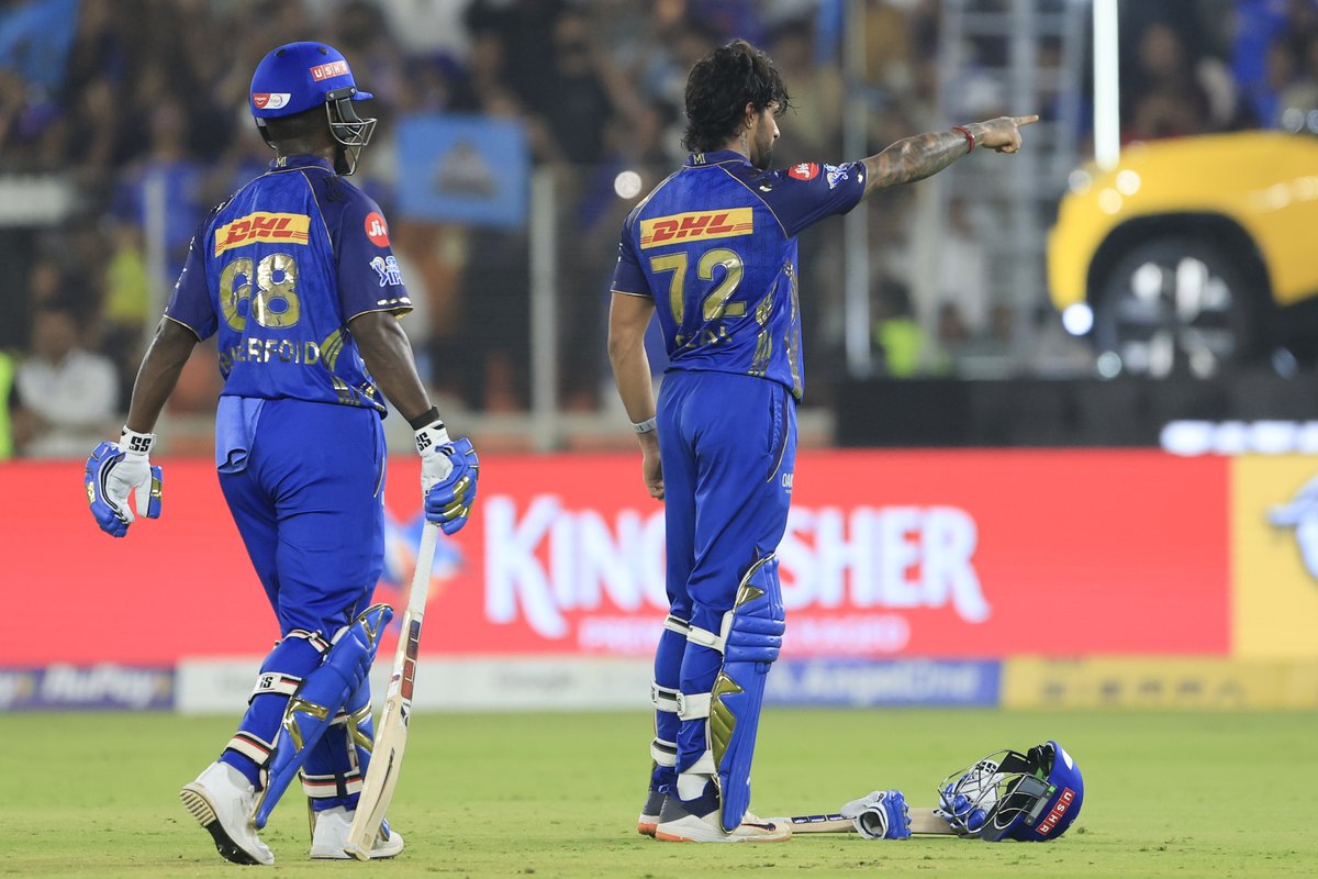 IPL's tweet photo. 📸📸

The joint-fastest hundred for @mipaltan scoring 101* (45) 💙

Now, that’s how you notch up your maiden #TATAIPL hundred 👏👏

#KhelBindaas | #GTvMI | @TilakV9 https://t.co/njI6I30vMH