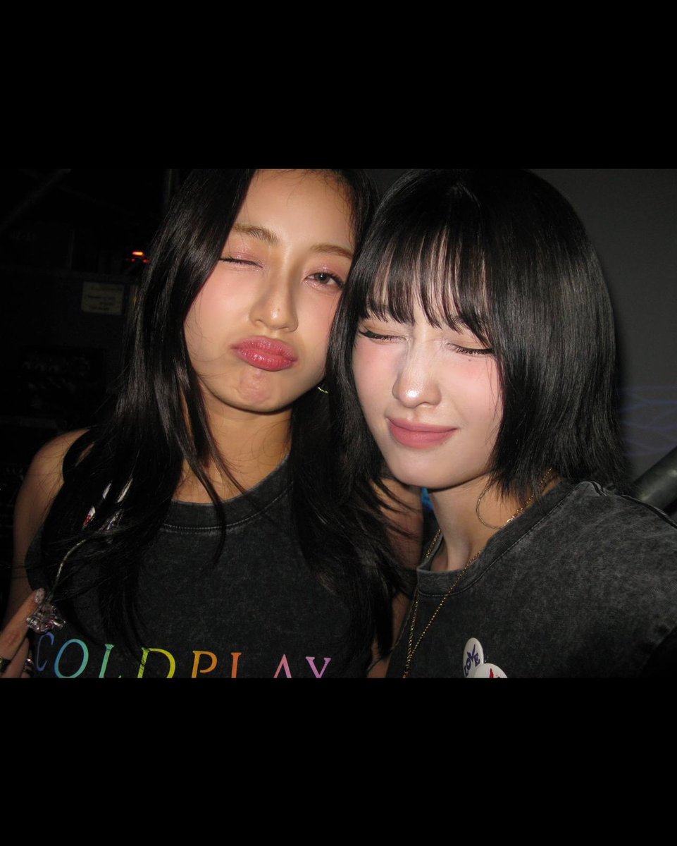 twice anniversaries tweet media