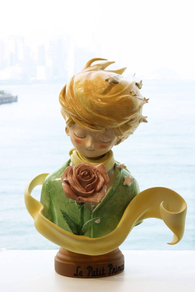 Amrish_koria's tweet image. "Dive into The Little Prince—a tiny book with giant wisdom. Rediscover why stars shine, roses matter, and the heart sees what’s invisible to the eye.  #BookLovers #MustRead"