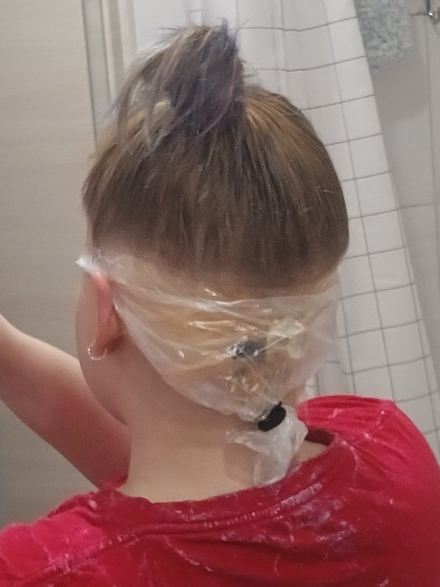 я отделила белые волосы скотчем.... сколько по 10-бальной шкале у меня нет мозгов?