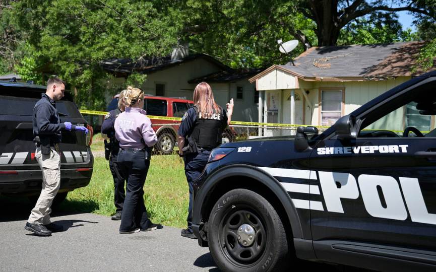 FOXNashville's tweet image. BREAKING: Officials in #Louisiana are set to give an update on a mass shooting that left 8 children dead.

Police say 31-year-old Shamar Elkins is accused of the killings and was shot and killed by troopers after a pursuit. The victims, ages 3 to 11, were found at a home