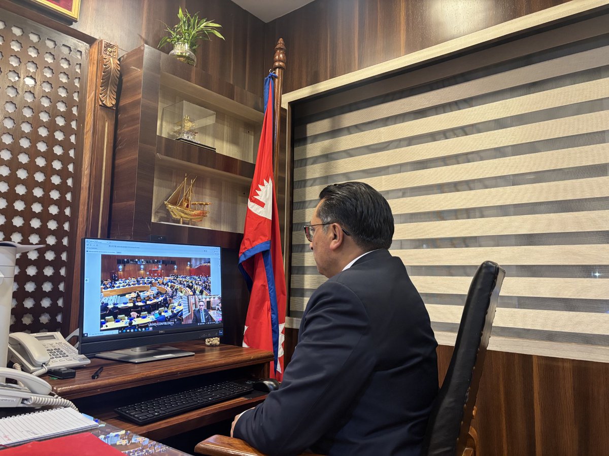 mofnepal's tweet photo. राष्ट्रसंघीय आर्थिक तथा सामाजिक परिषद् ECOSOC अन्तर्गत  राष्ट्र संघिय मुख्यलय,न्युयोर्कमा आयोजित  'विकासका लागि वित्त' सम्बन्धी मन्त्रीस्तरीय सत्रमा प्रमुख वक्ताका रुपमा अर्थमन्त्री डा.स्वर्णिम वाग्लेले काठमाडौंस्थित सिंहदरबारको आफ्नो कार्यकक्षबाट मन्तव्य राख्नुभएको छ।
#mofnepal https://t.co/4jMOMv60hc