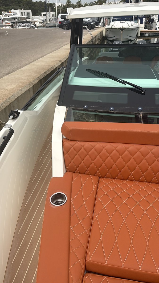 hugster67's tweet photo. SAXDOR 320 GTO 2024 2 x 300 PS Full !! All Extras - like New 65 h only 259.000 € text me (Palma) #saxdor #saxdoryachts #saxdor320gto #saxdorboats https://t.co/dFj1Ri8ez5