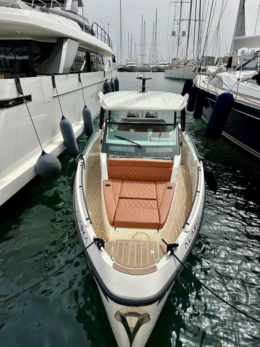 hugster67's tweet photo. SAXDOR 320 GTO 2024 2 x 300 PS Full !! All Extras - like New 65 h only 259.000 € text me (Palma) #saxdor #saxdoryachts #saxdor320gto #saxdorboats https://t.co/dFj1Ri8ez5
