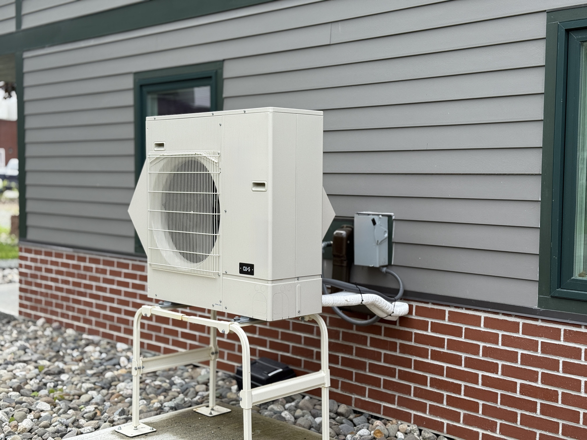 motherroad_phc's tweet image. Heat pumps save energy and keep homes comfy. Motherroad Plumbing Heating &amp;amp; Cooling installs and maintains them for efficiency. Upgrade today. motherroadplumbing.com/#HeatPumpTips #EnergyEfficiency #MotherroadPHC