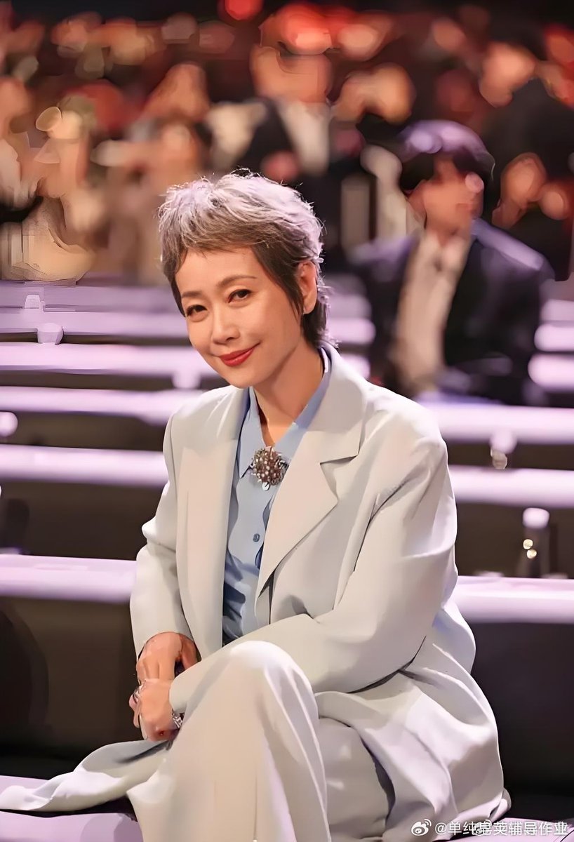 OfficialWilsox's tweet image. Catch Echoes of Dawn tonight—intimate storytelling meets soulful folk! 7:30PM @ The Loft. Don’t miss the final scene that’ll leave you breathless. Grab last-minute tix: [link] #LiveTheater #FolkStorytelling