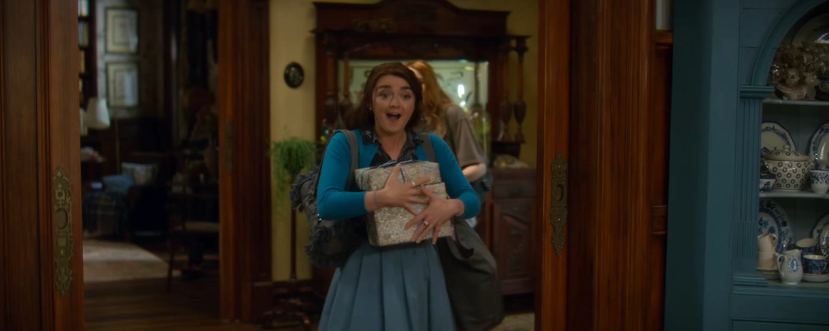FilmUpdates's tweet photo. First look at Maisie Williams in ‘PRACTICAL MAGIC 2.’ https://t.co/VTaZpDzGs4