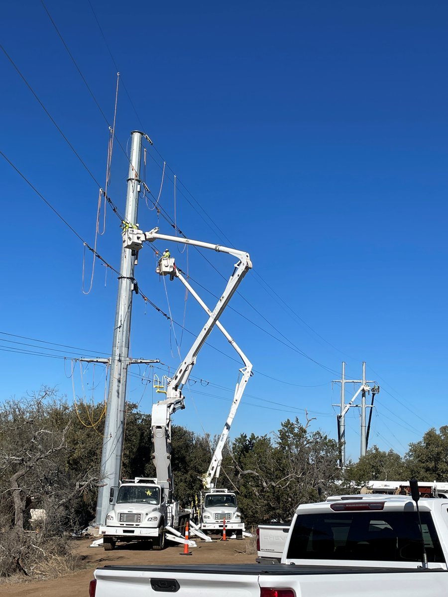 IrbyConst's tweet photo. Up where the work matters ⚡️
Precision, teamwork, and a commitment to keeping your power flowing—day in and day out!
#IrbyConstruction #AbsolutePerformance #WeAreQuanta #QuantaProjects @Quanta_Services https://t.co/U9381wLaLO