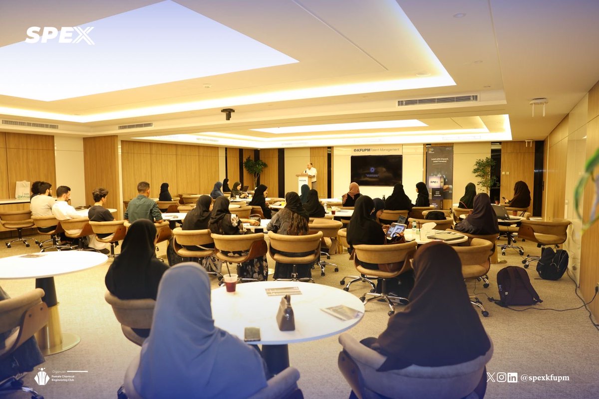 FCHEKFUPM's tweet photo. SPEX Day3 | Science &amp; Technology 
Presidented by Dr. Mustafa Al-Naser

#SPEX #BridgingTheGap #FCHE #KFUPM https://t.co/yEjiTGCGtA