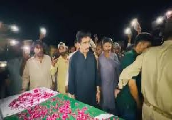 pak_bulletins's tweet image. میرپورخاص، وانا وزیرستان حملے میں شہید فوجی جوان آفتاب علی پنہور کی نماز جنازہ ادا، صوبائی وزیر ذوالفقار علی شاہ کی شرکت
pakbulletins.com/news-detail/MT…
#BreakingNews #likeforlikes #viralvideochallenge #SindhiNews #IndusRiver #news #media #politics #BREAKING #pakbulletins