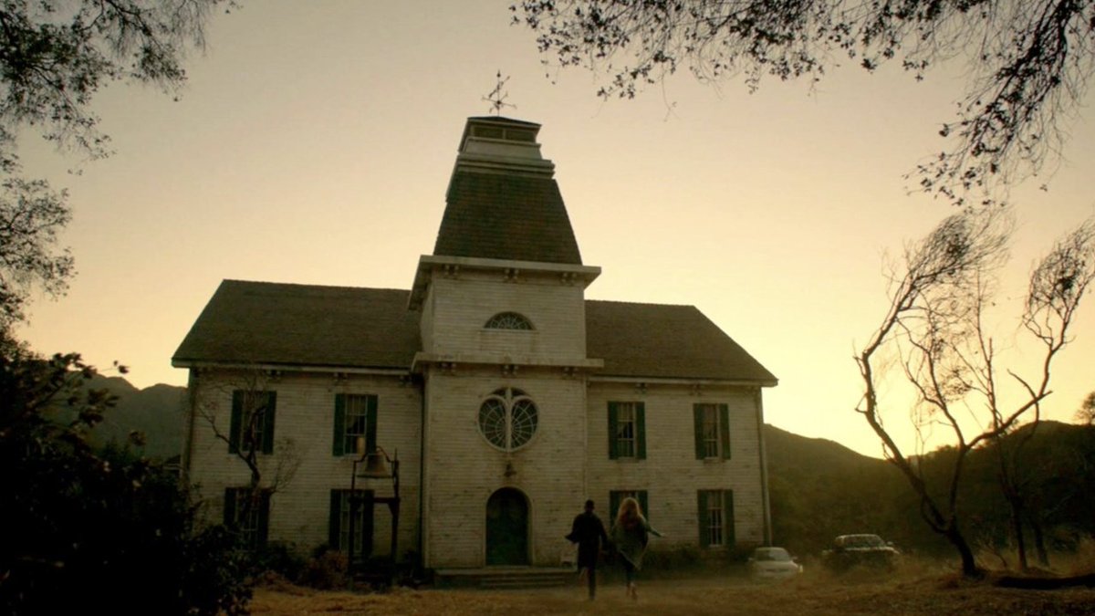 AHS___Spain's tweet photo. Que “American Horror Story: Roanoke” es una de las temporadas más terroríficas (si esque no es la más) es indudable. #AHSRoanoke https://t.co/a1Zt2t1hbZ