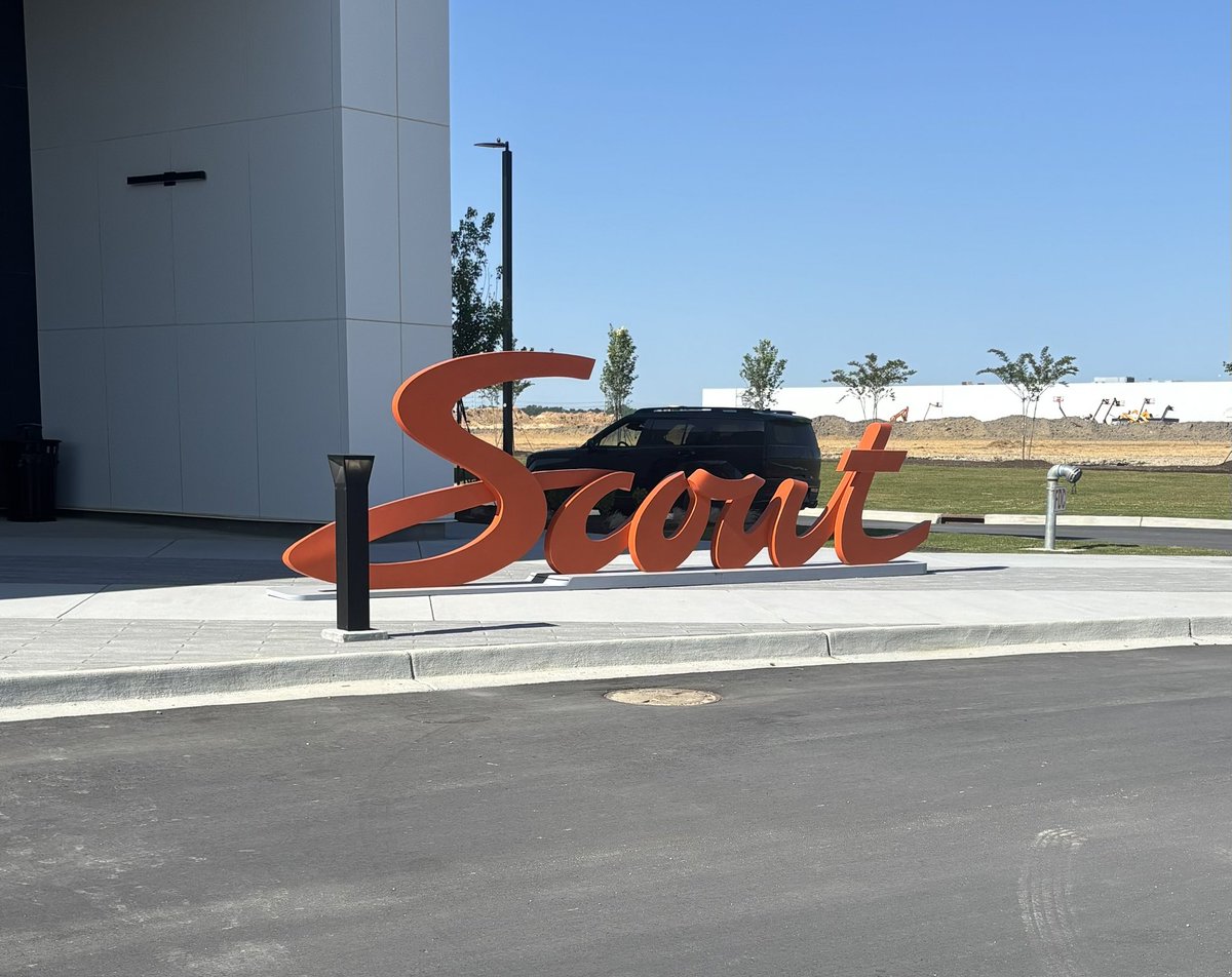 partneR2gether's tweet image. The new @Scout_Motors Training Facility is incredible! So many opportunities await our @RichlandTwo students. #futureready