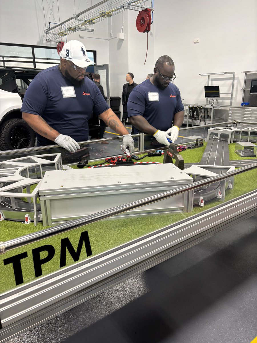 partneR2gether's tweet image. The new @Scout_Motors Training Facility is incredible! So many opportunities await our @RichlandTwo students. #futureready