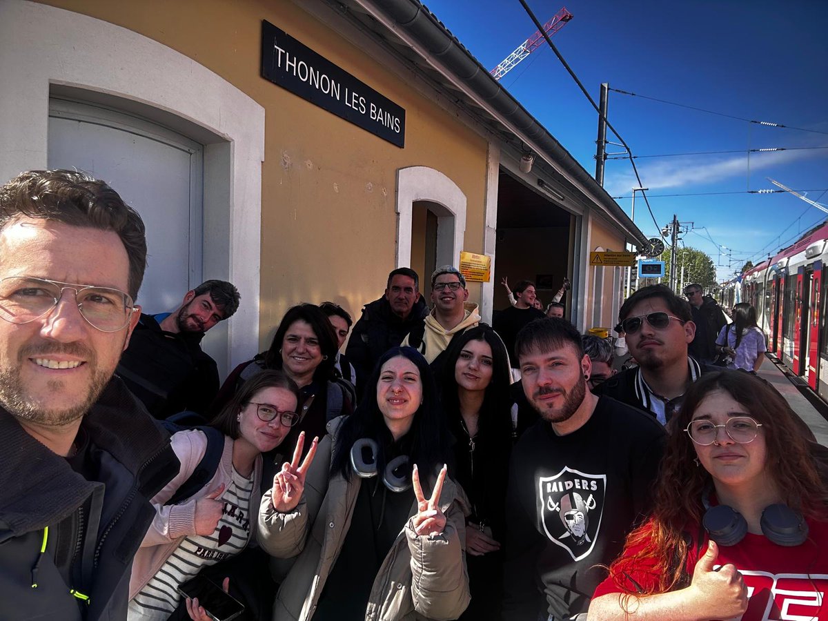 IESLanjaron's tweet image. El alumnado del @IESLanjaron del CFGM de Cocina y Gastronomía ha comenzado hoy su movilidad a Francia, con el Lycée Hôtelier Savoie Léman 🇫🇷👨‍🍳👩‍🍳
Gracias al programa Erasmus+ KA122 VET, vivirán unos días llenos de aprendizaje y experiencias 
@sepie_gob #ErasmusPlus