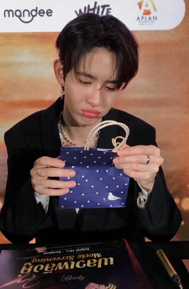 นี่นะคะ เวลาดิชั้นงอแงคิดถึงคุณก็แบบนี้เลยค่ะ แค่อาจจะไม่ได้น่ารักเท่าคุณ >~< 
มันคิดถึง แต่ก็รอได้ แต่ก็คิดถึงอะ แต่ก็รอได้ไม่เป็นไร วนๆ ไปแบบนี้ 😆

คิดถึงนะคุณเจมส์ 
รอเจอกันๆ 🤍 

WE MISS LEADER JAMESSU
#MissYouJamessu 
#JamesSu