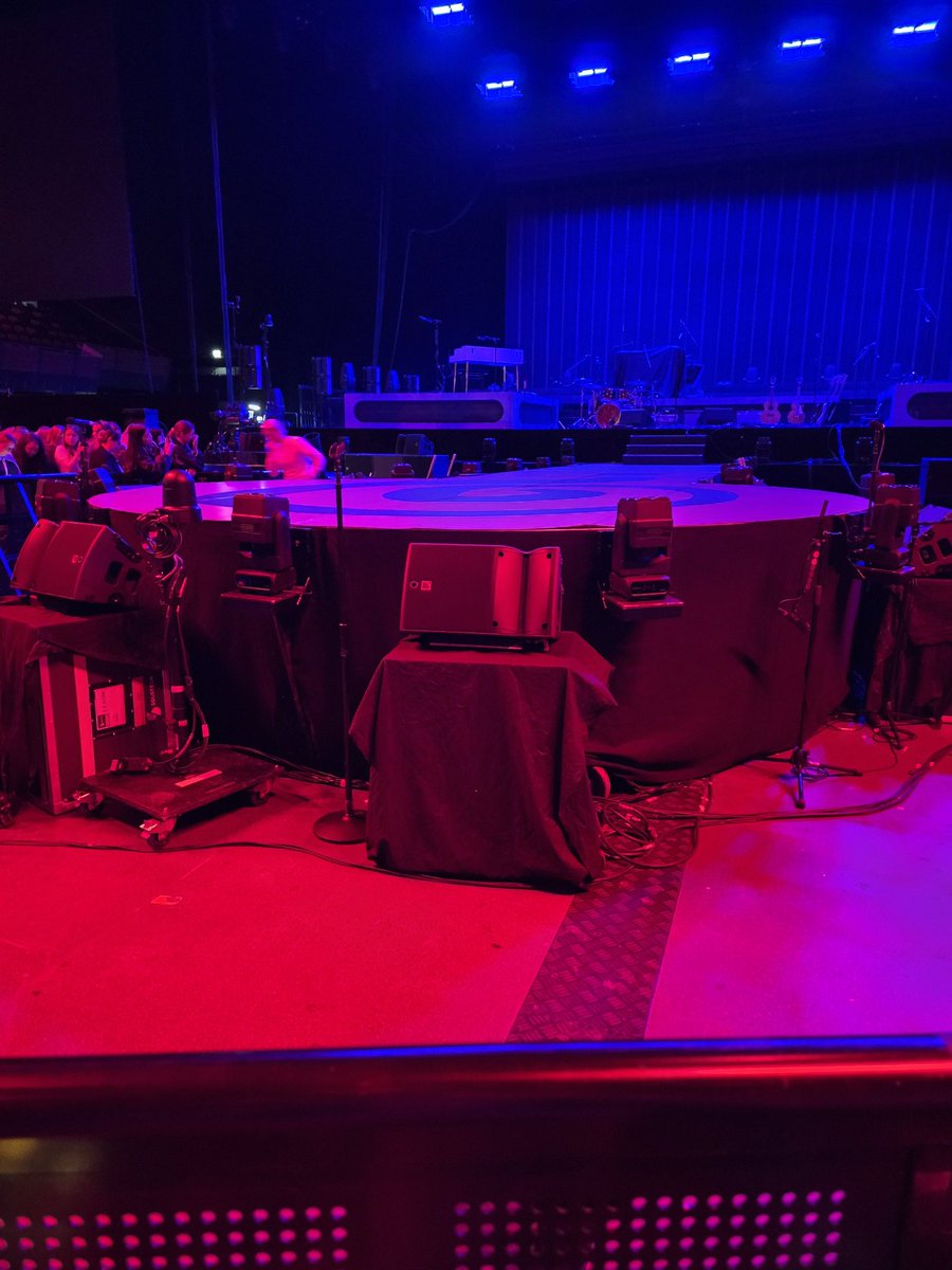 Cee 🌻🍋💋🪩 tweet media