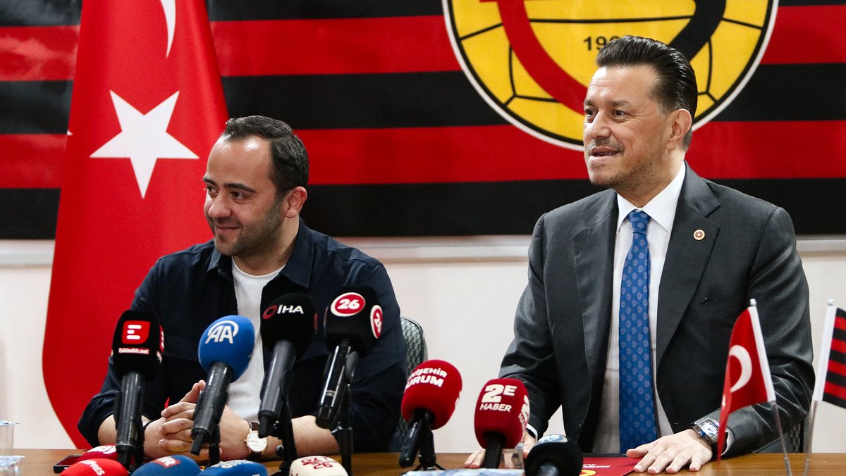 Eskisehirspor's tweet photo. Eskişehir Milletvekilimiz ve Eski Kulüp Başkanımız Sayın Nebi Hatipoğlu, play-off müsabakaları öncesinde tesislerimizi ziyaret ederek yönetimimiz, teknik heyetimiz ve futbolcularımızla bir araya gelmiştir.

Ziyarette, takımımızın önümüzdeki süreci kazasız ve sakatlıksız atlatması temennisiyle kurban kesimi gerçekleştirilmiş; ardından düzenlenen basın toplantısında kulübümüze önemli bir güç katacak olan yeni destek kampanyası başlatılmıştır. Sayın vekilimiz, bu anlamlı kampanyanın fitilini ateşleyerek her zaman olduğu gibi kulübümüzün yanında durduğunu bir kez daha göstermiştir.

Nazik ziyaretleri ve değerli katkıları için Sayın Nebi Hatipoğlu’na camiamız adına teşekkür ediyor; başlatılan bu birleştirici adımın tüm şehrimize yayılarak büyük bir güce dönüşeceğine inanıyoruz.