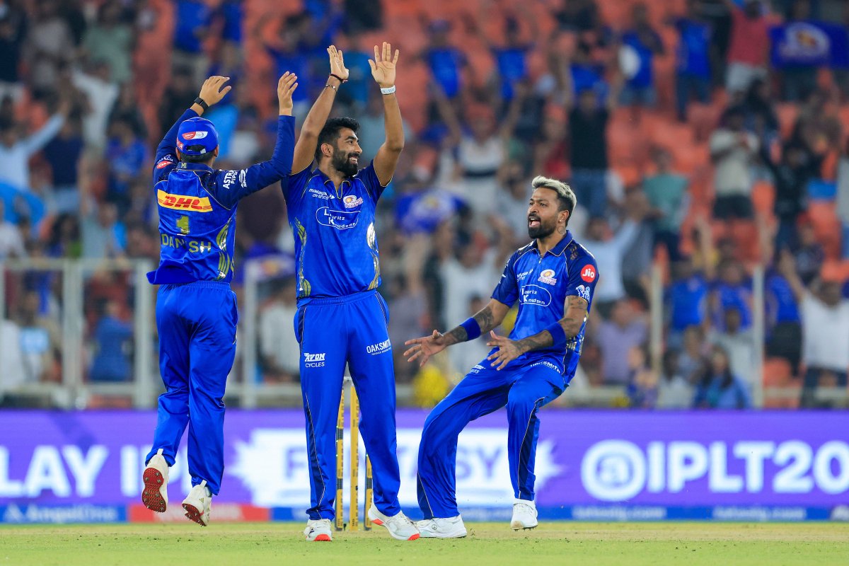 circleofcricket's tweet image. Finally, wicket no. 184 for Jasprit Bumrah in the IPL 🙌

#IPL2026 #GTvMI #MI #MumbaiIndians