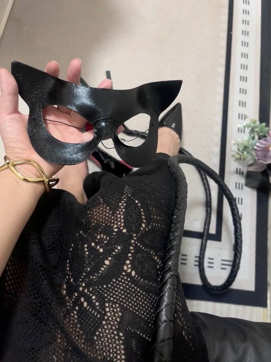 多给老公带几个帽子 tweet media