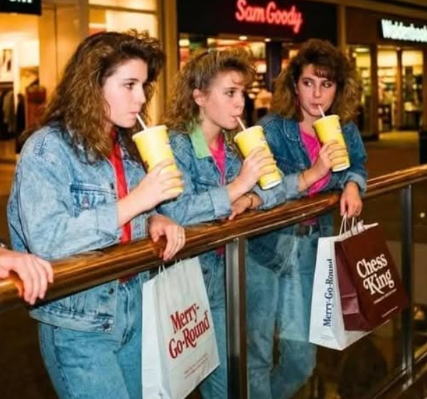 0hour1's tweet image. What malls actually used to be like.