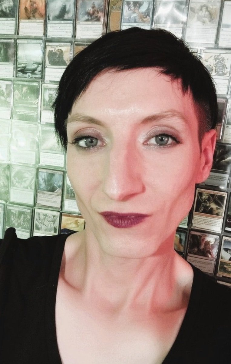 CaseyELane88's tweet photo. Old selfie when I was still slim 🫣🫠
#transfem #queer #lgbtq #queergirl https://t.co/rJzboxIIzw