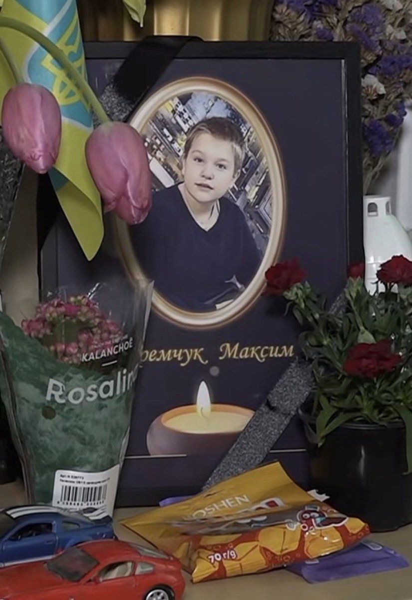 VictorKvert2008's tweet photo. Today Kyiv is saying goodbye to 11-year-old Maksym. Remember that halting air defense aid to Ukraine is the proudest achievement of J. D. Vance as vice president. https://t.co/sOuDAXDp0r