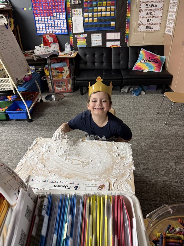 Columbia_AP's tweet photo. Shaving cream word work❤️ https://t.co/xT52CUPGYV