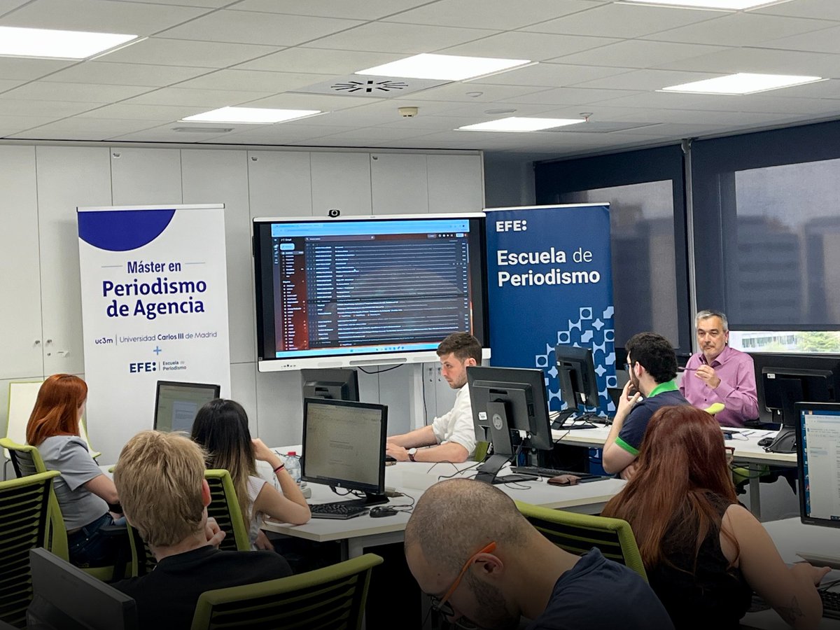 ✍️Los talleres de redacción del Máster en Periodismo de Agencia de <a href="/uc3m/">UC3M</a> y <a href="/EFEnoticias/">EFE Noticias</a> han comenzado este 20 de abril con una clase del corresponsal de EFE en Viena Antonio Sánchez (<a href="/assolis76/">Antonio Sánchez Solís</a>), en el aula redacción de <a href="/EFEescuela/">EFE Escuela</a>.