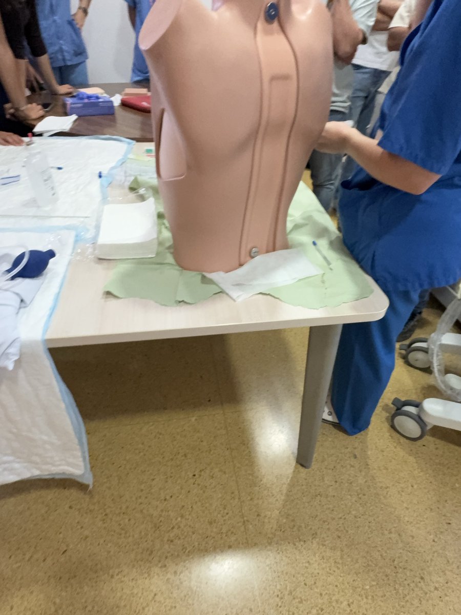 AnguitaMandly's tweet photo. Seguimos con el intensivo de habilidades de sexto @F_Medicina_UCM #SomosClinico
Después de #Ginecología llegar el turno a #Neumología y #Ecocardiografía. Gracias a todos los profesores y a los estudiantes https://t.co/t2h8i9l6uG