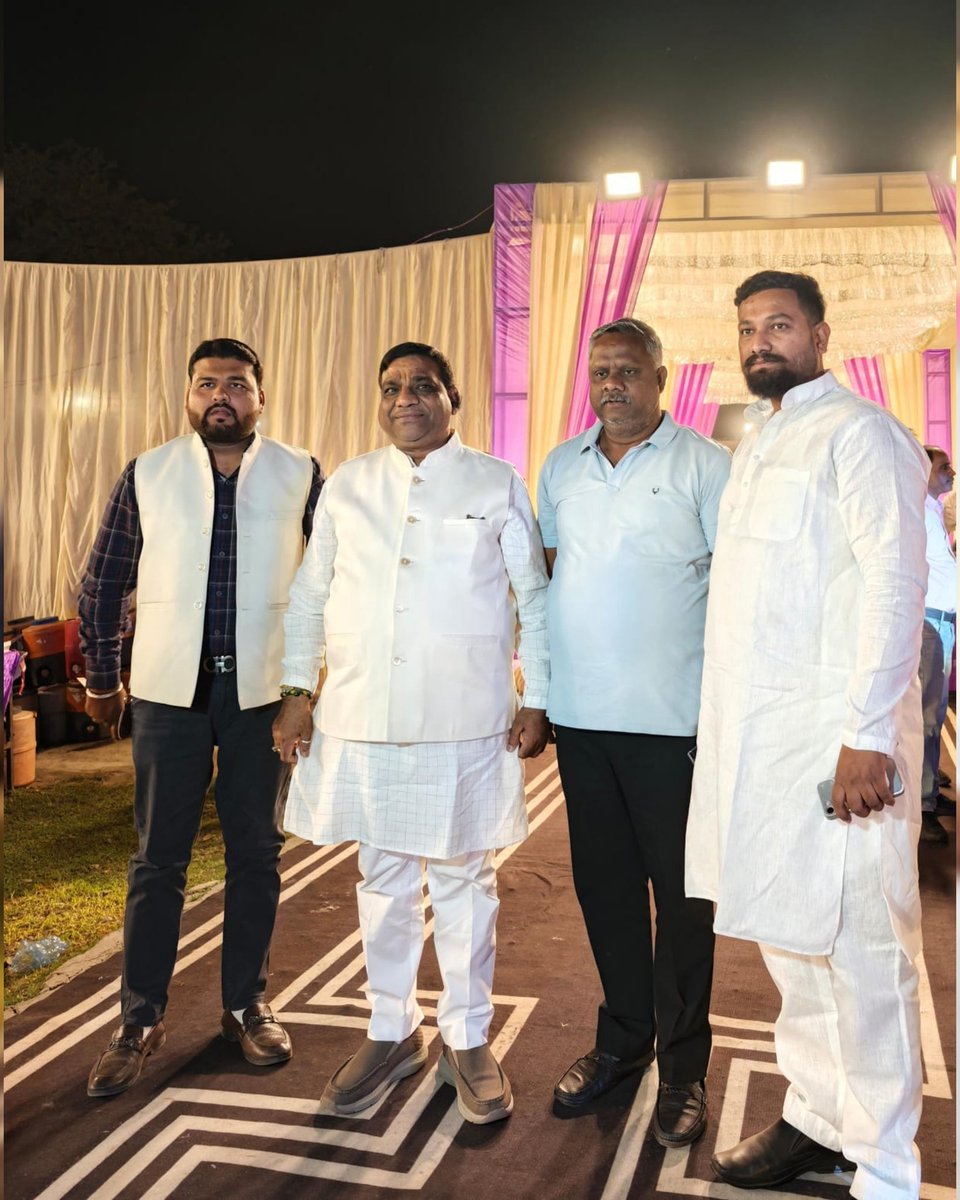 sanjievagarrwal's tweet image. मांगलिक कार्यक्रम में आज बदायूं रोड स्थित दया पैलेस बारात घर में हीरालाल गोस्वामी जी की सुपुत्री के शुभ विवाह में एवं सदर कैंट स्थित शहनाई बारात घर में अश्वनी कुमार जी की सुपुत्री के शुभ विवाह में सम्मिलित होकर शुभ आशीर्वाद प्रदान किया।
.
.
.
#BJPUP #BJPIndia #BJP4IND #BJP4UP