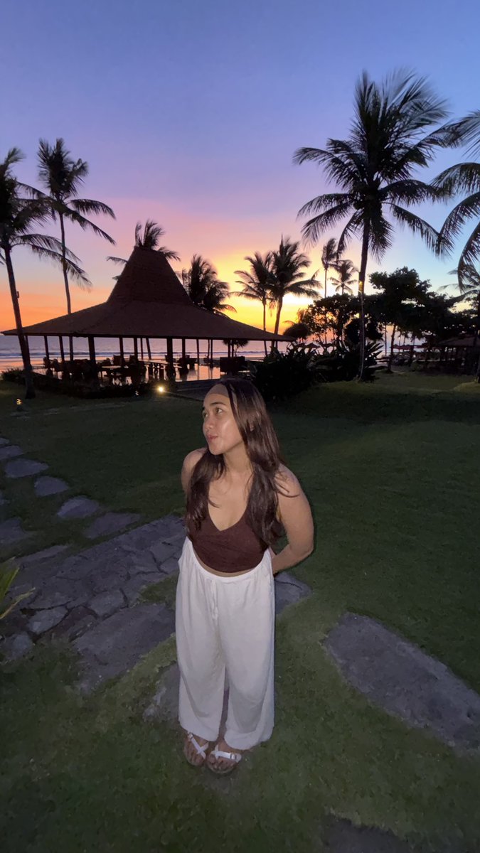 pandedevi's tweet photo. the sunset just🤌🏼 https://t.co/tZK2ZDyXNS